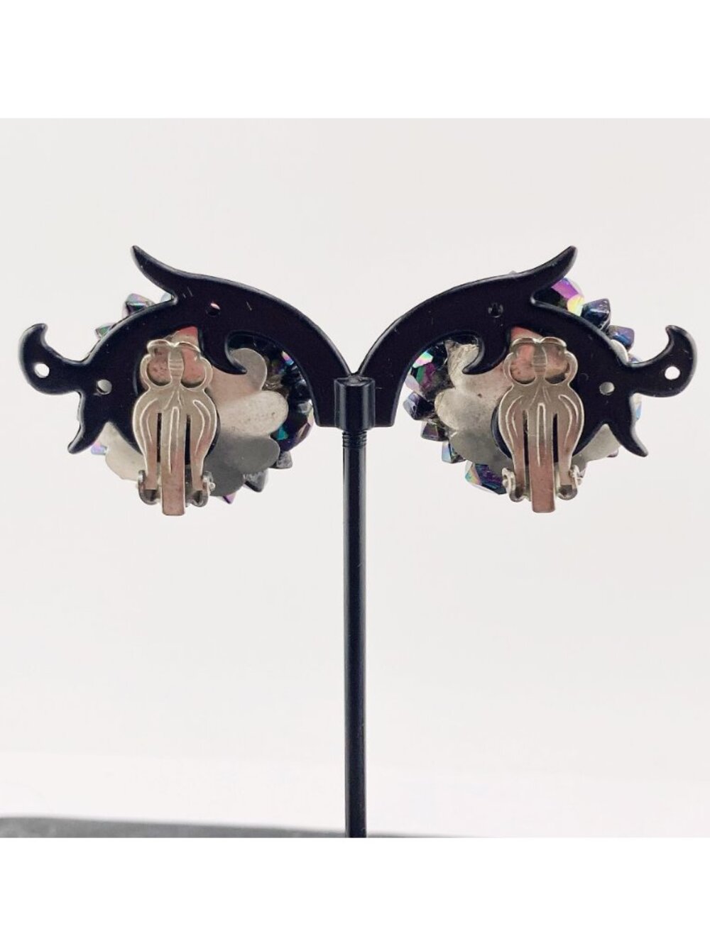 VINTAGE Oil slick style black plastic cluster bead clip-on earrings 1950s pinup - Picture 12 of 15